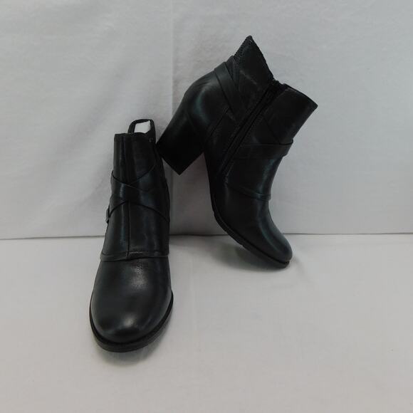 Baretraps Womens Black Launa Ankle Boot with Silver Buckle Size 7.5 - Picture 8 of 9